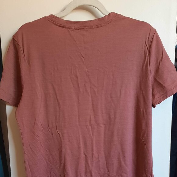 Simply Merino Classic T-Shirt X-large in Berry - Picture 3 of 8